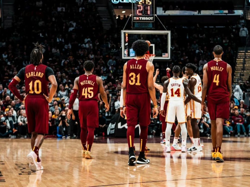  米切尔40分骑士射落老鹰巢穴  